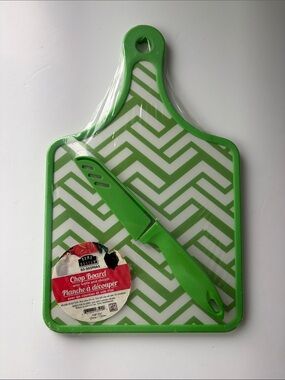 Green Patterned Cutting Board with Matching Knife Set